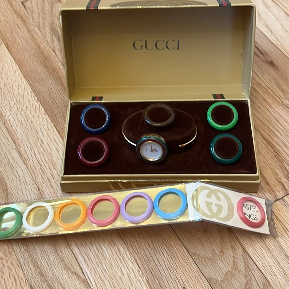Gucci Change Bezel watch with multicolor options - Picture 12 of 13